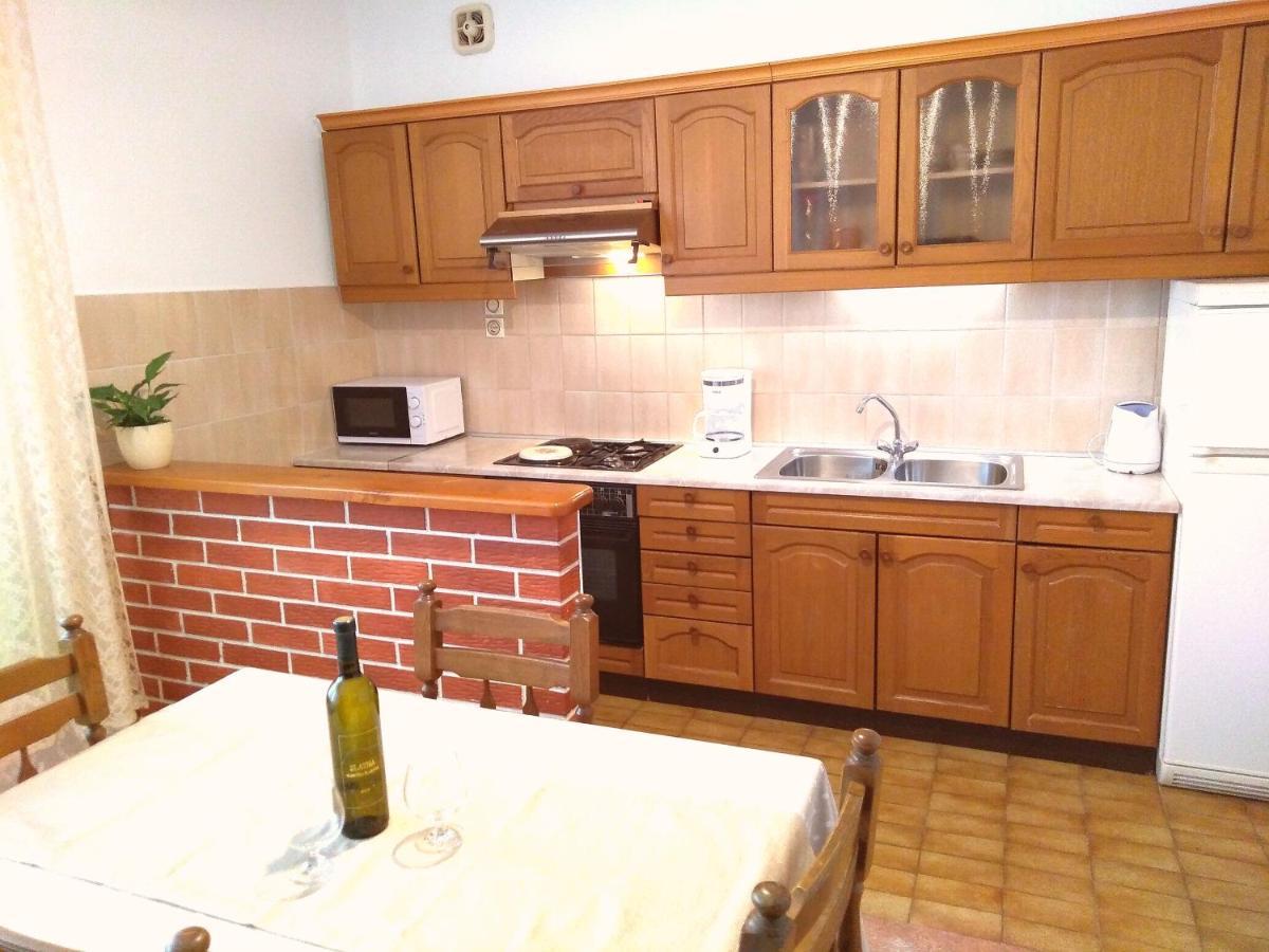 Apartment Nila サリ エクステリア 写真