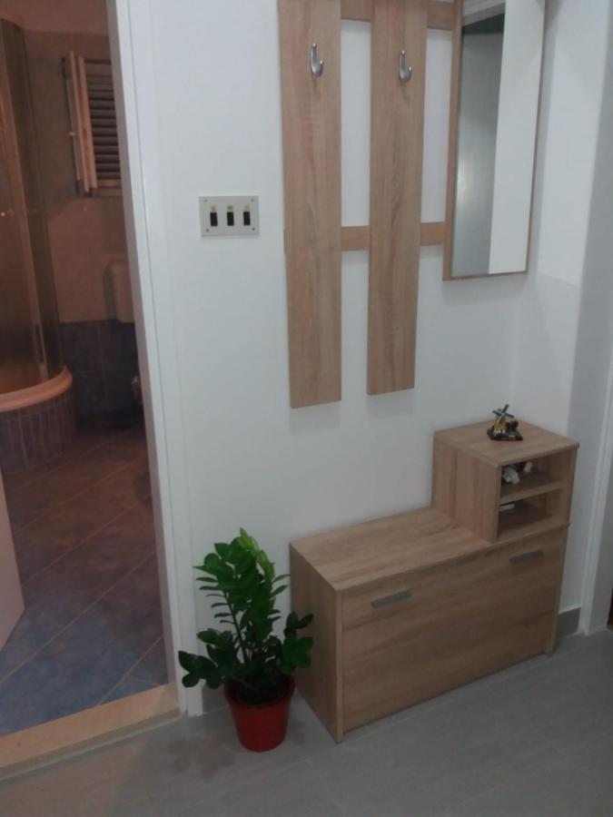 Apartment Nila サリ エクステリア 写真